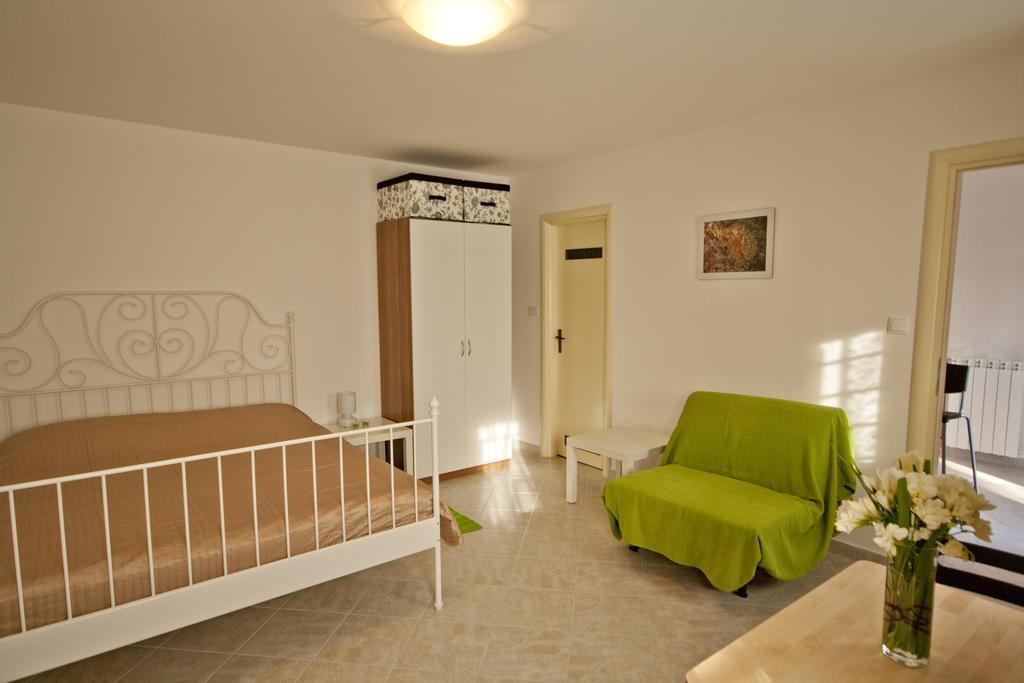 Guesthouse Toticevi Rijeka Rum bild