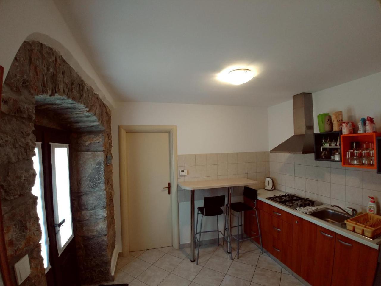 Guesthouse Toticevi Rijeka Exteriör bild